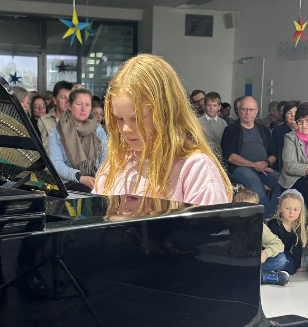 Adventauftakt_2025_Klavier.jpg