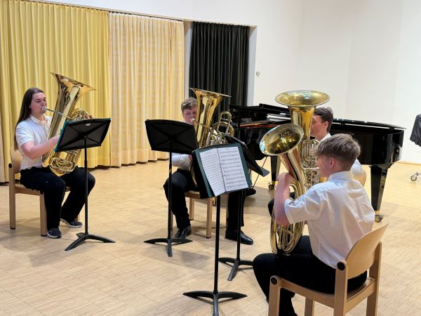 Gold_26_Tubaquartett1.jpg