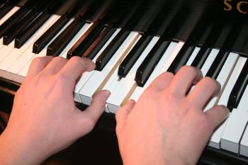 aa_Klavier_Haende.jpg
